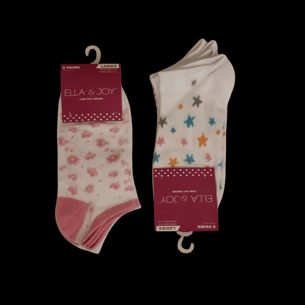 🧦NWT 2 PACKS OF SOCKS🧦